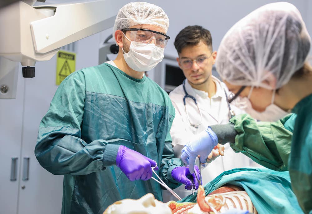 فارغ‌التحصیلان دانشگاه مدیپول