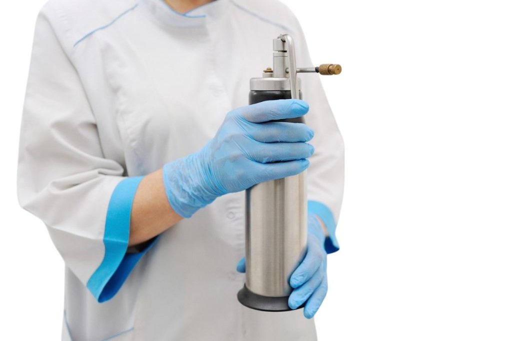 عوارض احتمالی کرایوتراپی زگیل تناسلی